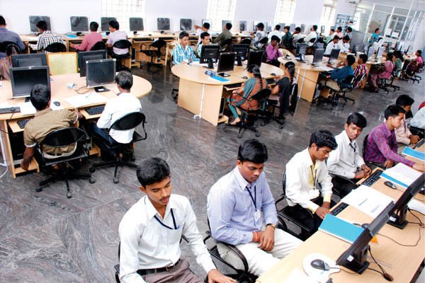 Top 10 Best Software Engineering Colleges in India - World Blaze