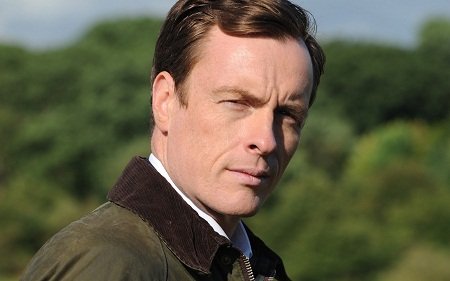 Toby Stephens