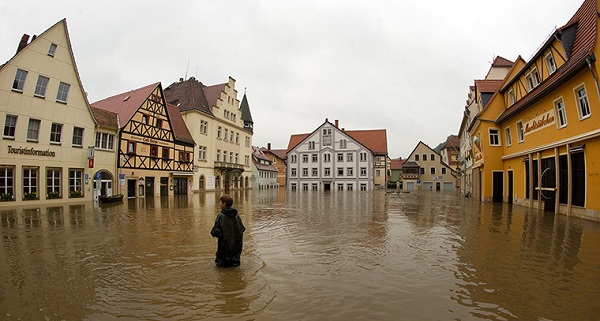 Floods in Europe and Pakistan
