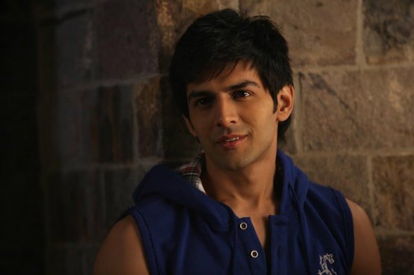 Kartik Aaryan Wiki, Age, Height, Biography, Girlfriend, Net Worth