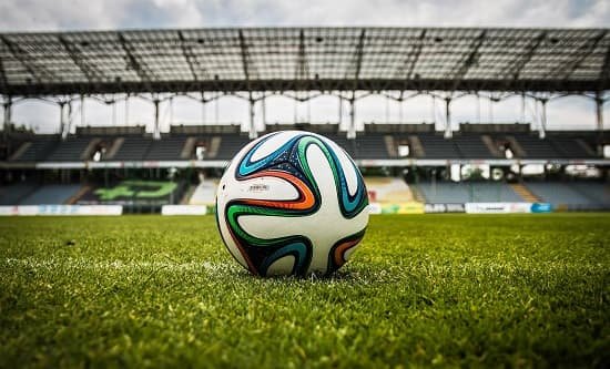 the-ball-stadion-football-the-pitch