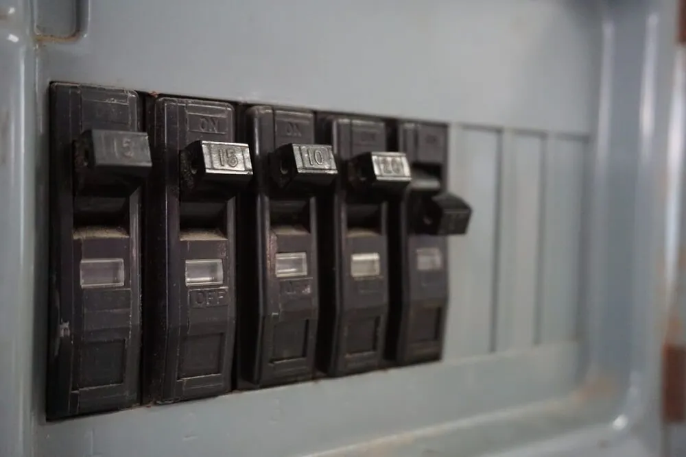 Learn About the Types of Circuit Breakers and Their Functions World Blaze